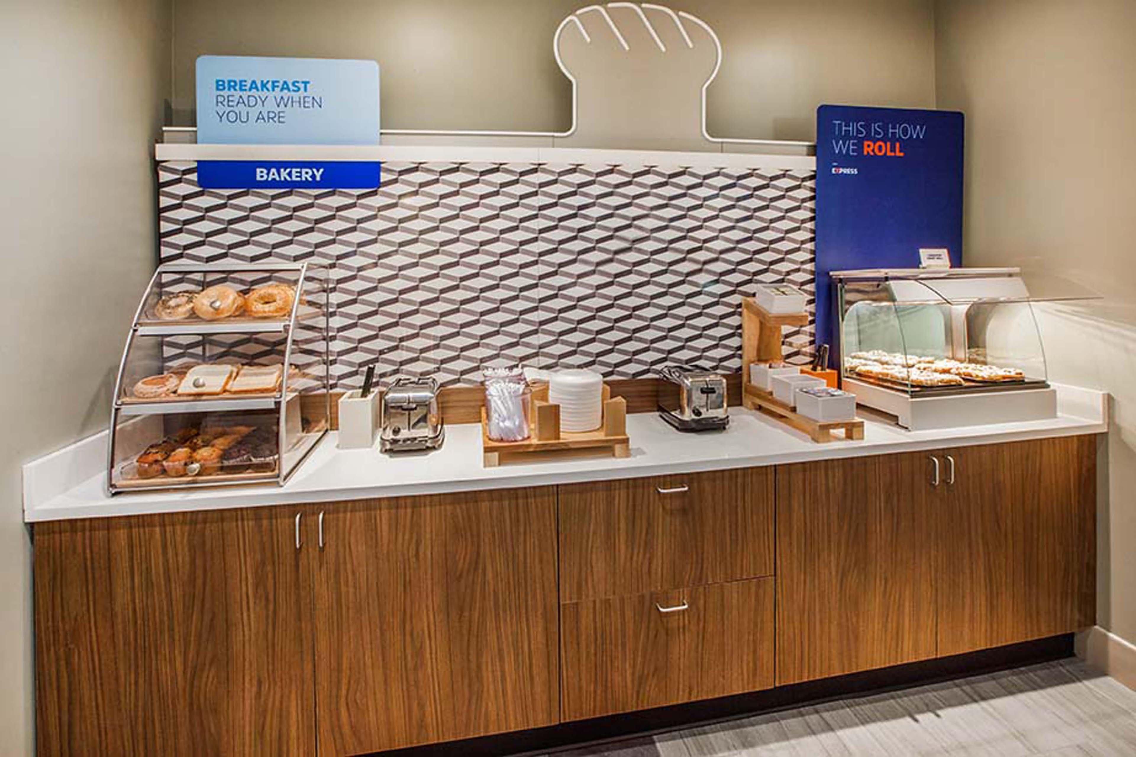 Holiday Inn Express & Suites Franklin - Berry Farms By Ihg Dış mekan fotoğraf